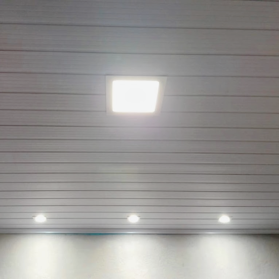 Forro de PVC branco com spots